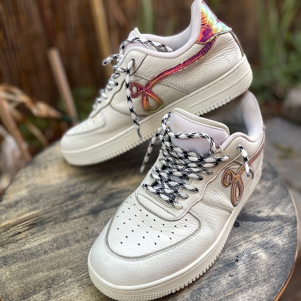 GF-01 by John Geiger 'White Pebbled Leather size 8 US